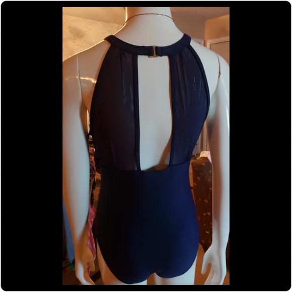 🎉 End of the Season Swimsuit SALE 👙🩱 - Picture 6 of 7